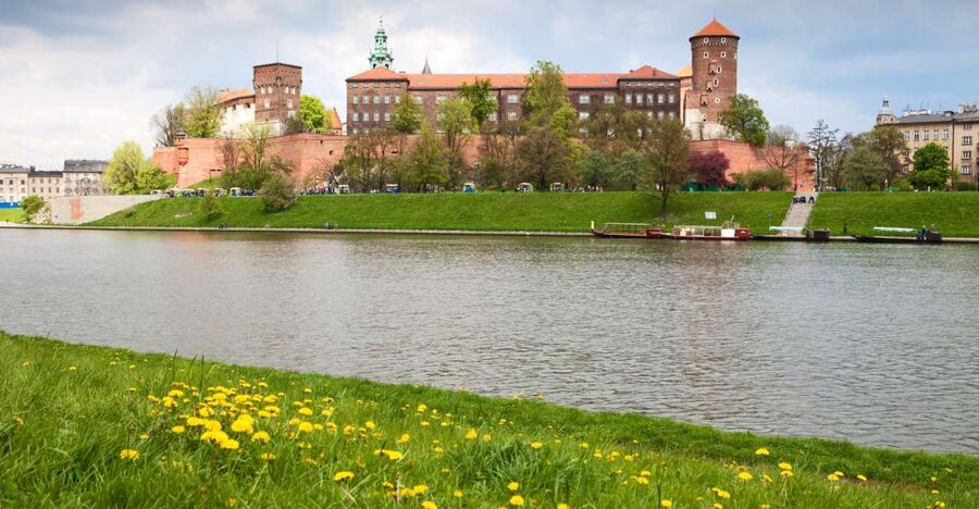 Krakow: Vistula River Cruise and Wieliczka Salt Mine Tour - What the Vistula cruise gives you