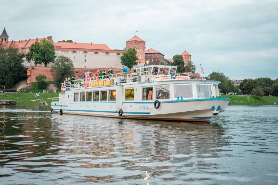 Krakow: Vistula River Panoramic Boat Tour ️ - Key points at a glance