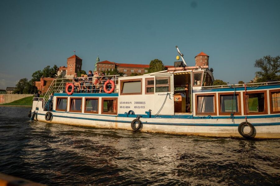 Krakow: Vistula River Panoramic Boat Tour ️ - Is $16 good value for one hour?