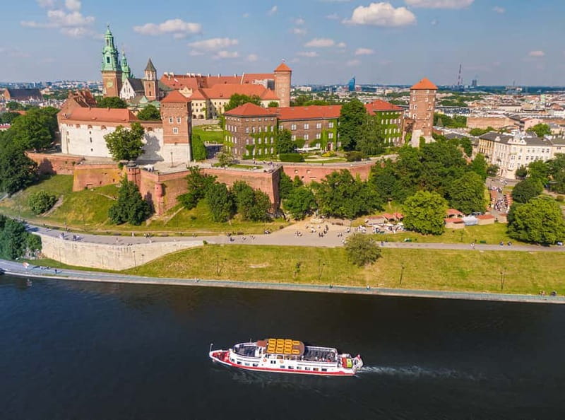 Krakow: Vistula River Sightseeing Cruise with Audio Guide - Wawel Castle and Wawel Hill from the river