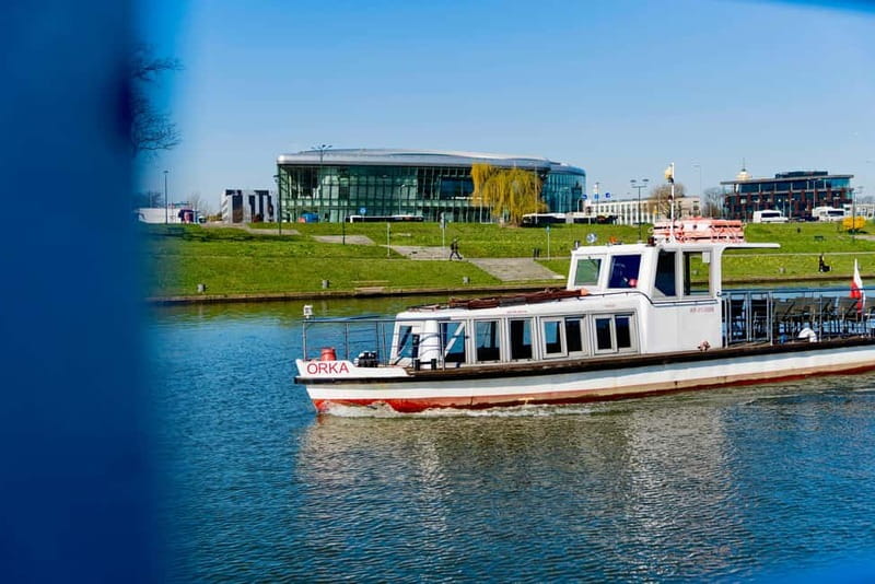 Krakow: Vistula River Sightseeing Cruise with Audio Guide - Comfort, weather, and what to bring