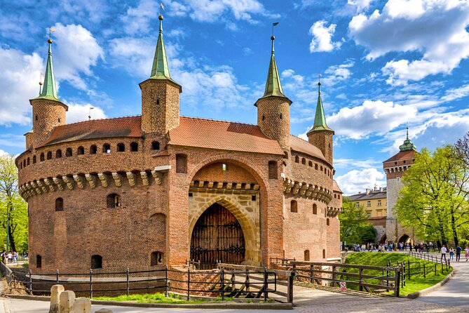 Krakow Walking Tour with Audioguide on Your Smartphone - From Wawel to Kazimierz