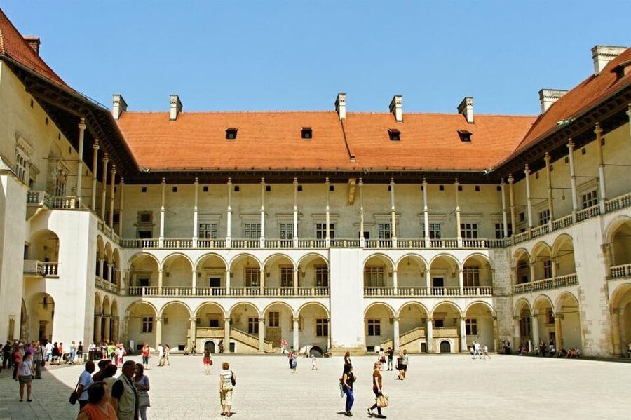 Krakow: Wawel Castle and Cathedral Guided Tour - Meeting at Kanonicza 25