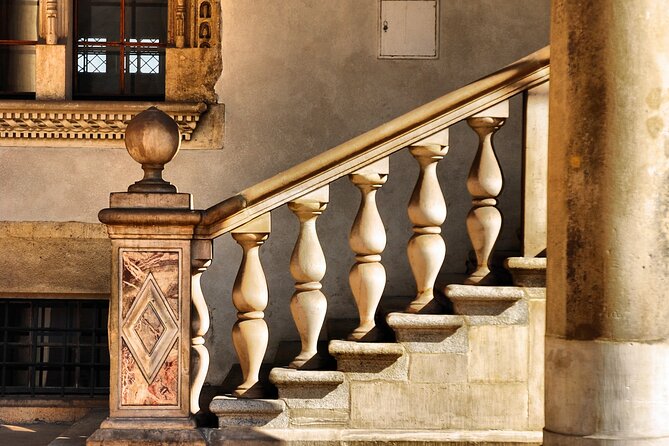 Krakow: Wawel Castle & Cathedral Guided Tour - Who should book this Wawel tour?