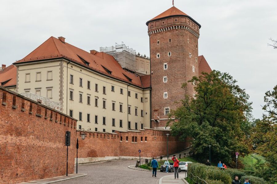 Krakow: Wawel Royal Hill with Optional Castle and Cathedral - From Kanonicza Street to the Arms Gate