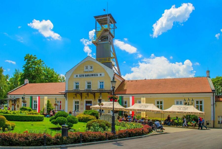 Krakow: Wieliczka Salt Mine Fast-Track Ticket & Guided Tour - Who should book this tour