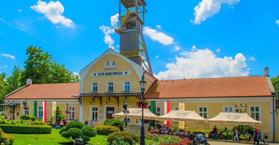 Krakow: Wieliczka Salt Mine Fast-Track Ticket & Guided Tour - The first 15 minutes at Wieliczka