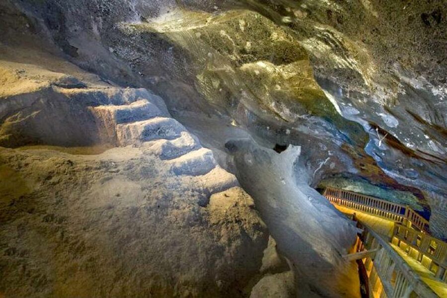 Kraków: Wieliczka Salt Mine Guided Tour with Hotel Pickup - How much value do you get for $37?