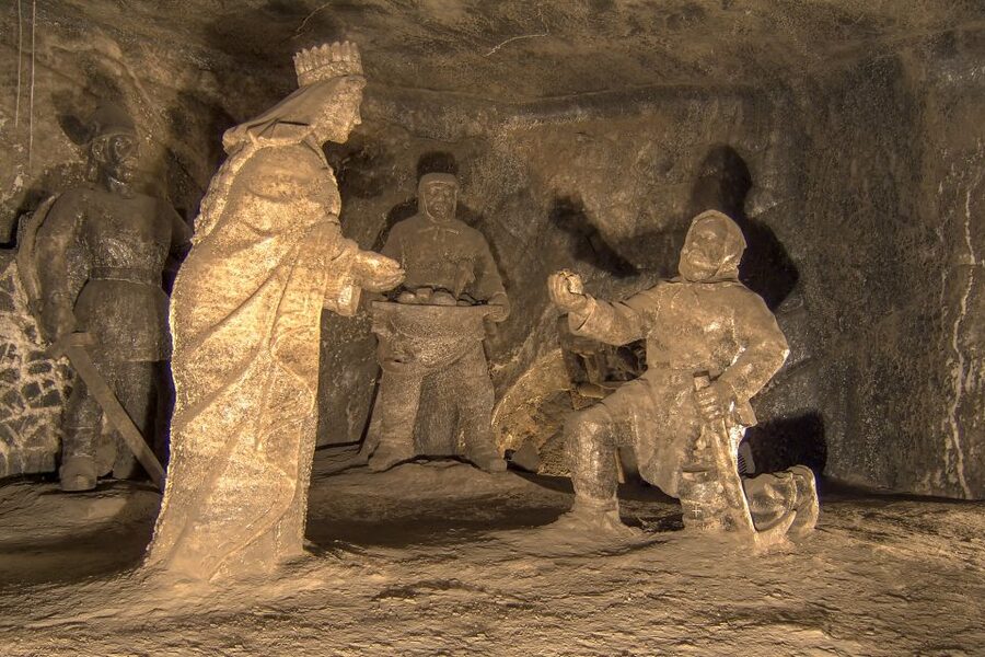 Kraków: Wieliczka Salt Mine Guided Tour with Hotel Pickup - From your Kraków hotel to the mine entrance