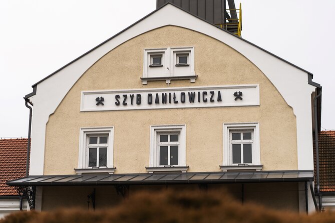 Krakow: Wieliczka Salt Mine Guided Tour with Pick-up options - The Guides and the Group Experience