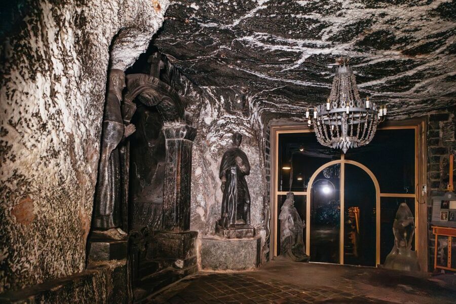 Krakow: Wieliczka Salt Mine Guided Tour with Transport - The Krakow pickup and the 30-minute ride
