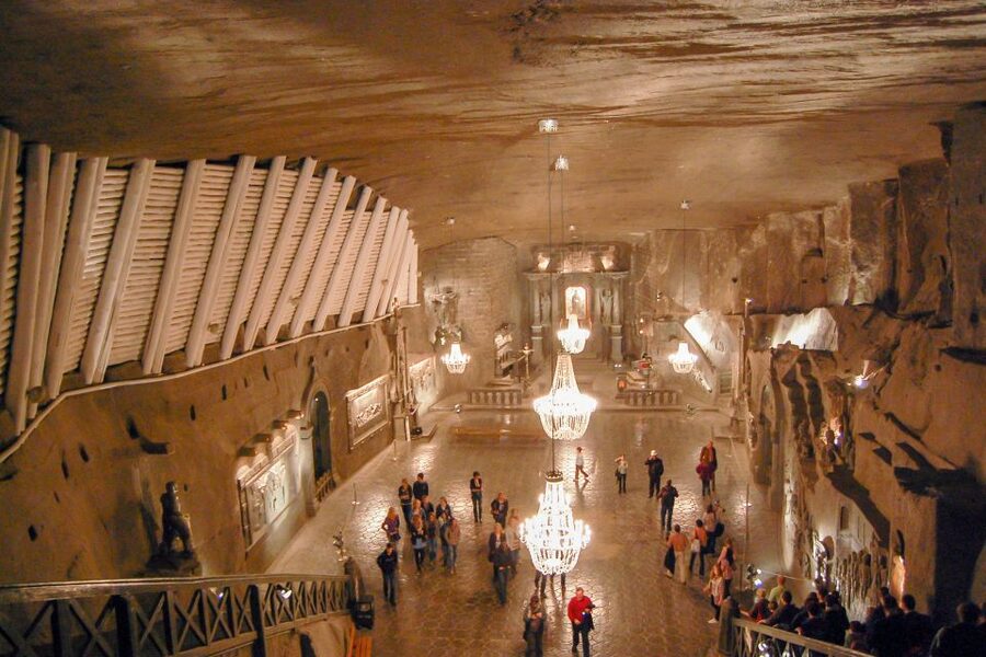 Krakow: Wieliczka Salt Mine Guided Tour - The 800-step descent to 135 meters
