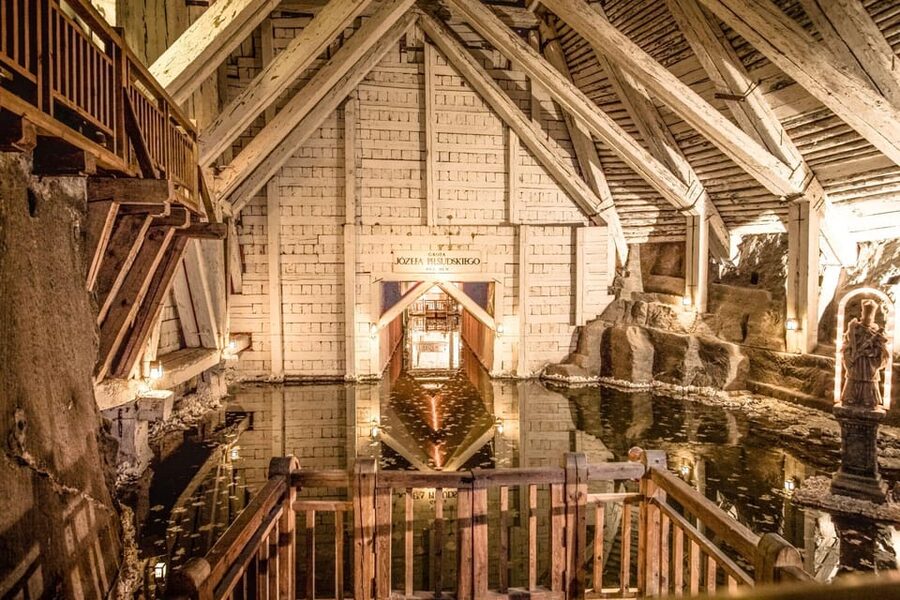 Krakow: Wieliczka Salt Mine Skip-the-Line Live Guided Tour - The underground route, from working mine to grand chapel