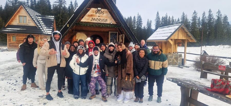 Krakow: Zakopane Cable Car, Vodka, Cheese & Hot Springs Tour - Chochołów and the wooden homes of Podhale