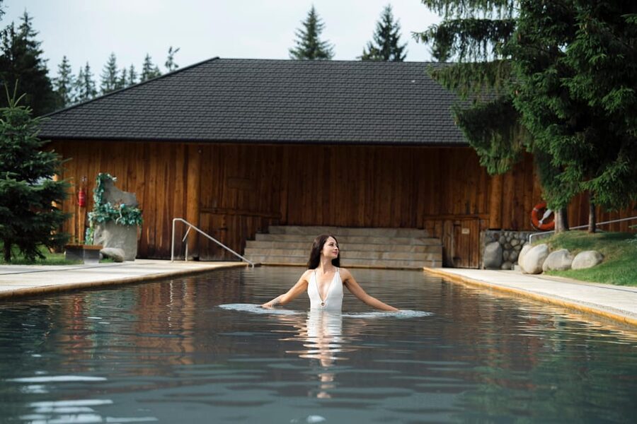 Krakow: Zakopane Cable Car, Vodka, Cheese & Hot Springs Tour - Two and a half hours in Zakopane
