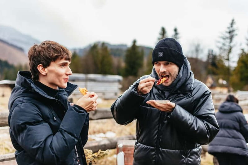 Krakow: Zakopane & Hot Springs Tour with Cable Car & Pickup - Free time on Krupówki Street