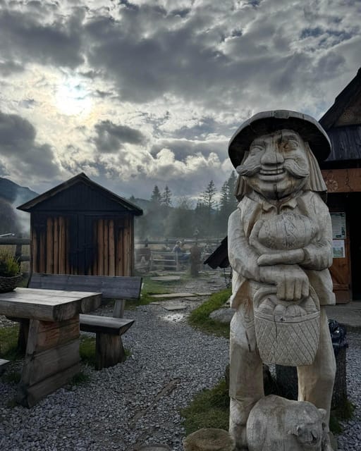KRAKOW ZAKOPANE TOUR CABLE CAR THERMAL BATHS & HOTEL PICKUP - What the van ride is really like