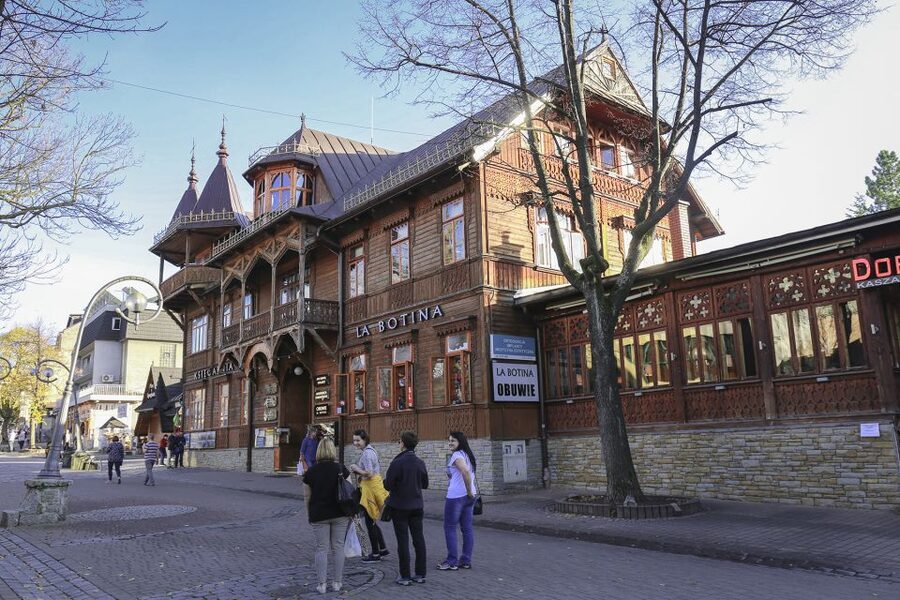 Kraków: Zakopane Tour, Thermal Pools & Hotel Pickup Options - Exploring Krupówki Street