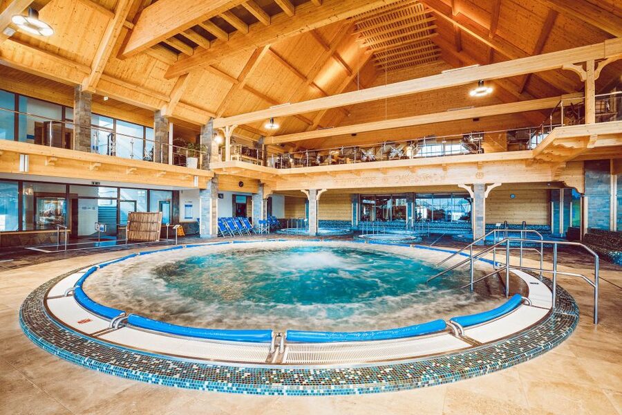 Kraków: Zakopane Tour, Thermal Pools & Hotel Pickup Options - What the 11-hour schedule feels like