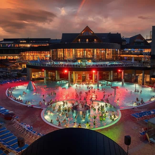 Krakow: Zakopane Tour with Chocholow Hot Baths and Cable Car - Zakopane and the two-hour Krupówki break