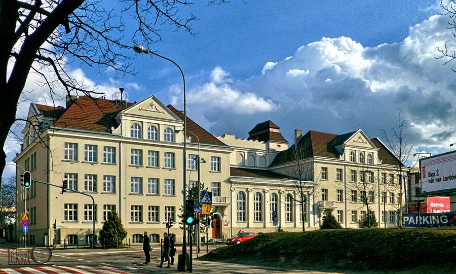 Lodz Old Town Manufaktura Highlights Private Walking Tour - Is $107 per person fair value?