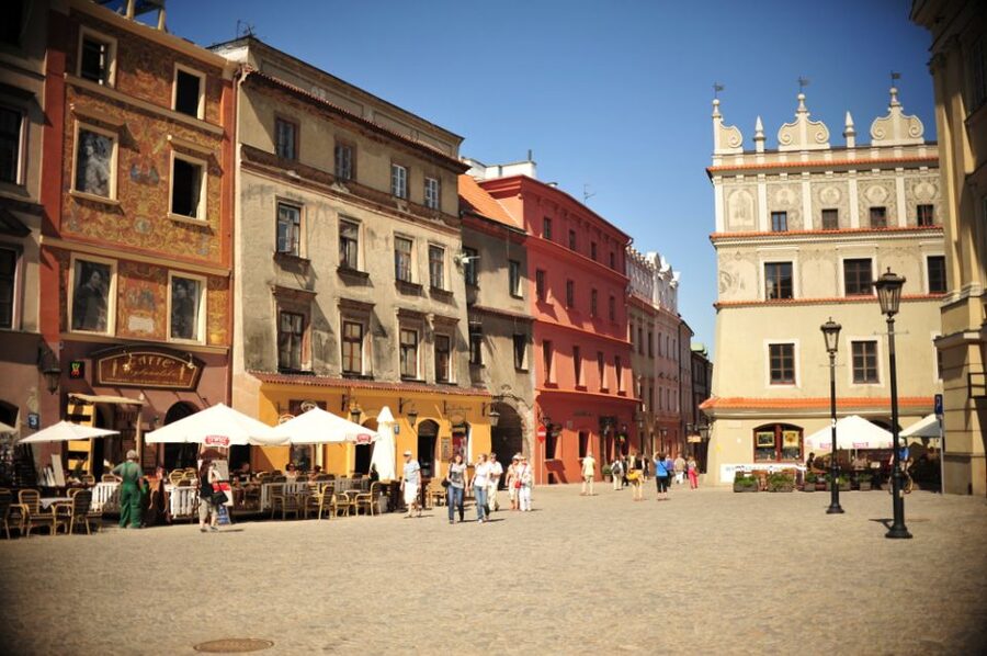Lublin & Majdanek Small-Group Tour from Warsaw with Lunch - What the small group changes