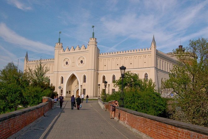 Lublin: Old Town Highlights Private Walking Tour - Krakowska Gate and St. Stanislaus Church