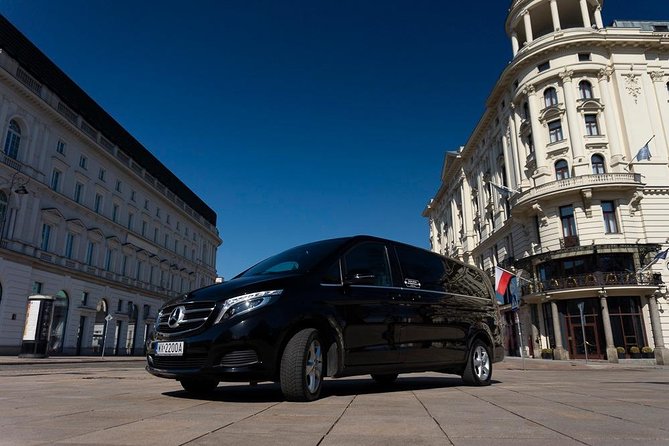 Luxury Warsaw Chopin Airport Transfer by private Minivan car - Luggage limits and child seats