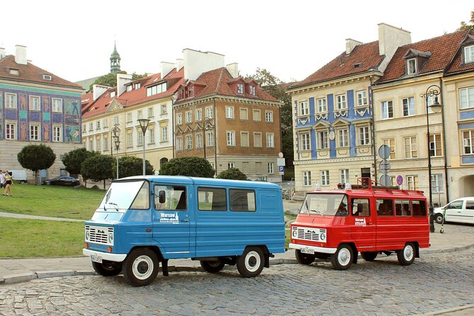 Must-do sites in Warsaw: retro car private tour with hotel pickup - Castle Square gives you Warsaw’s starting point