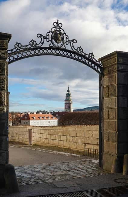 Mysterious Wawel Cathedral and Wawel Courtyard Guided Tour - From the cathedral to Wawel’s courtyards
