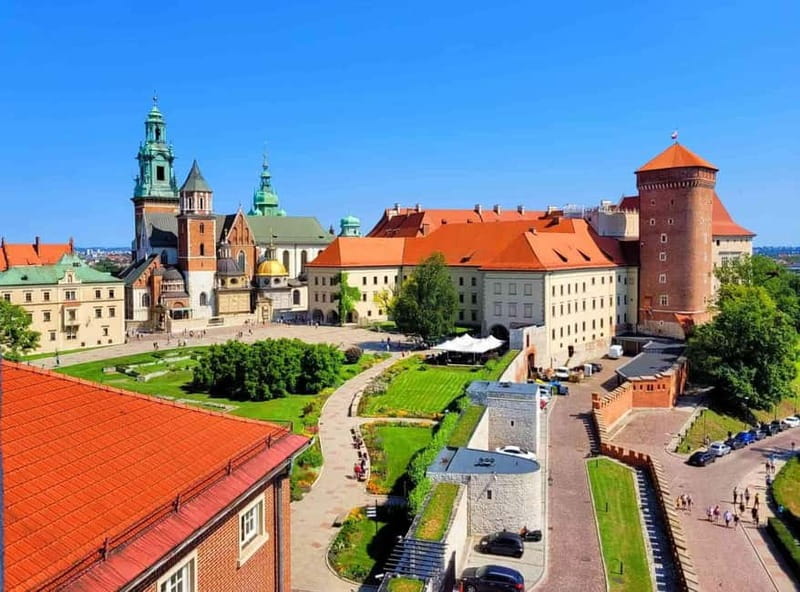 Mysterious Wawel Cathedral and Wawel Courtyard Guided Tour - Who should book this Wawel tour?