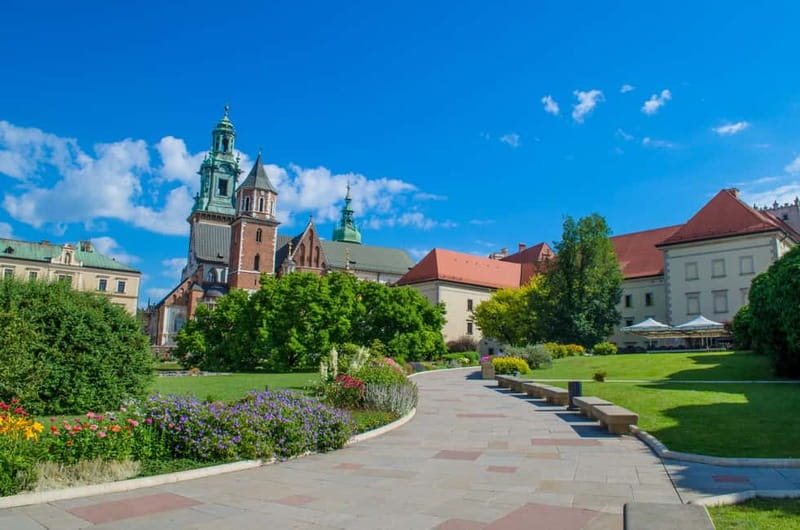 Mysterious Wawel Cathedral and Wawel Courtyard Guided Tour - Should you book it?