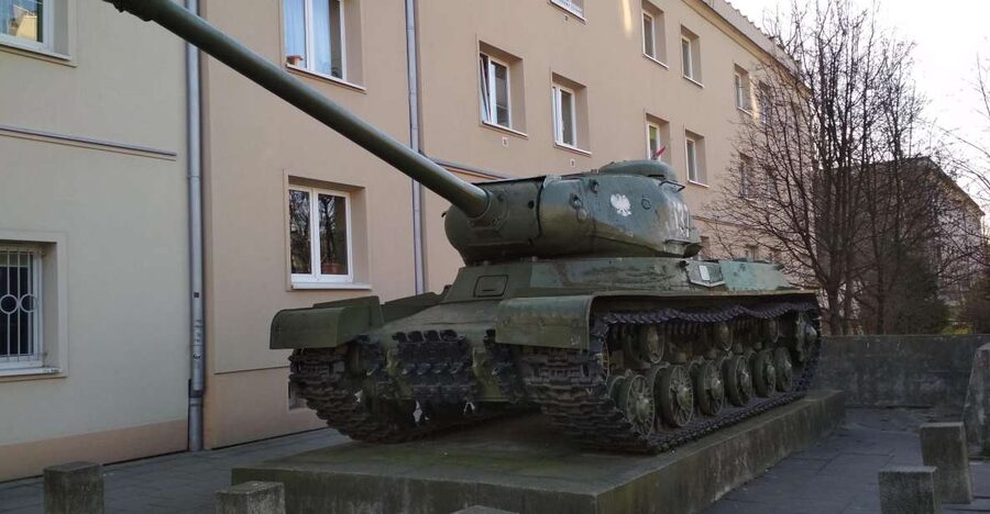 Nowa Huta – a guided tour of a utopian socialist city - The IS-2 tank and the memory of power