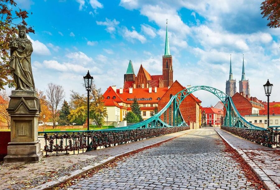 Oder river cruise and walking tour of Wroclaw - Starting at Your Hotel and Reaching the Harbour