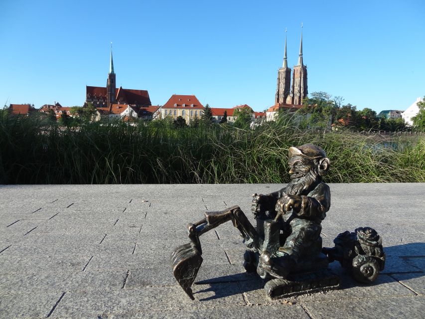Oder river cruise and walking tour of Wroclaw - Boarding the Oder River Cruise