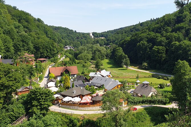 Ojców National Park and Ogrodzieniec Castle Tour from Krakow - Ogrodzieniec Castle above the Upland