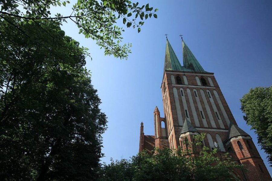 Olsztyn Old Town Highlights Private Walking Tour - Starting at the Upper Gate