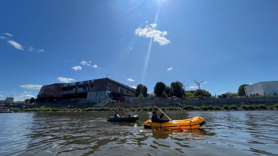 Packrafting kayaking guided tour Vistula river Warsaw Poland - Bike Raft Camp and the guide’s role