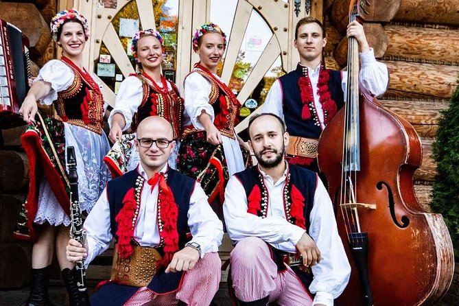 Polish Folk Show and Dinner From Krakow - Entering the log-cabin-style restaurant