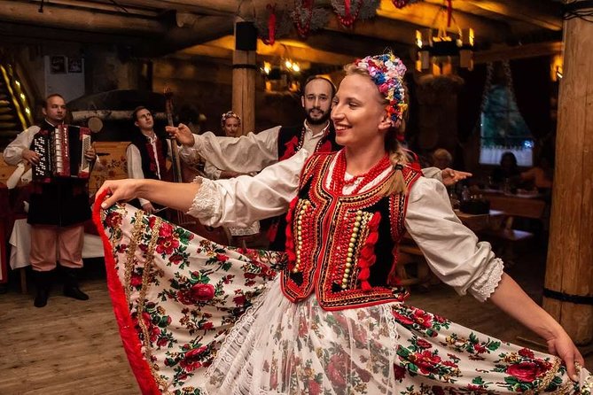 Polish Folk Show and Dinner From Krakow - How the folk performance unfolds