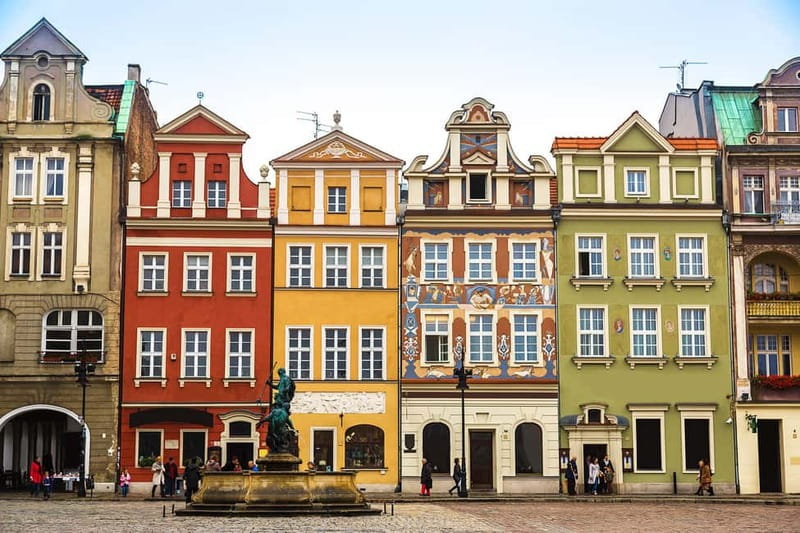 Poznan Old Town and Top Attractions Private Walking Tour - Chopin Park and the walk to Market Square