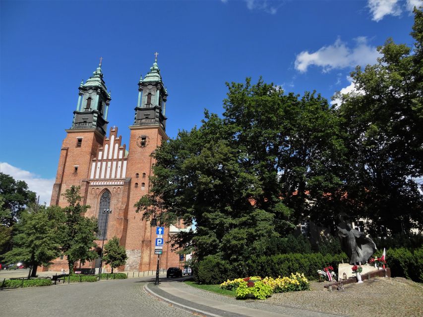 Poznan Private City Walking Tour from Cathedral Island - What the Private Guide Adds