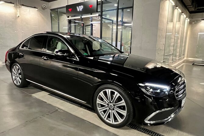 Private Airport Transfer (GDN) to City Center Gdansk (1-3 PAX) - Finding your chauffeur after landing