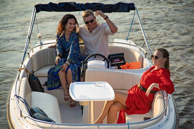 Private Cruise on Vistula in Warsaw for 4 with our Helmsman - Why a Vistula cruise adds something to Warsaw