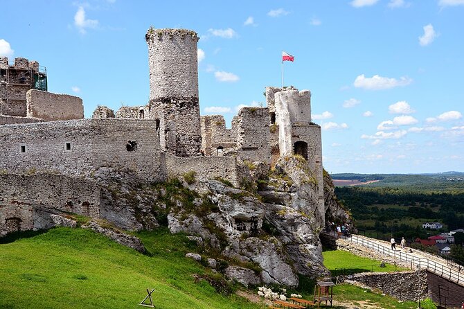 Private Guided Tour to Trail of the Eagles Nests from Krakow - Ogrodzieniec’s dramatic castle ruins