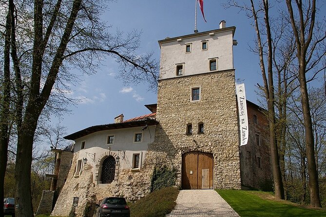 Private Guided Tour to Trail of the Eagles Nests from Krakow - Is $331.22 per person good value?