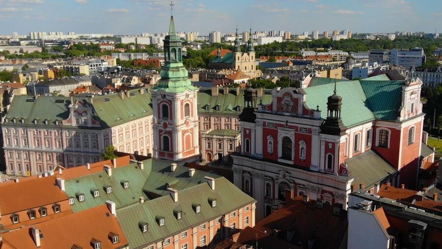 Private Icons of Poznań - Meeting the goats beneath the Old Town Hall