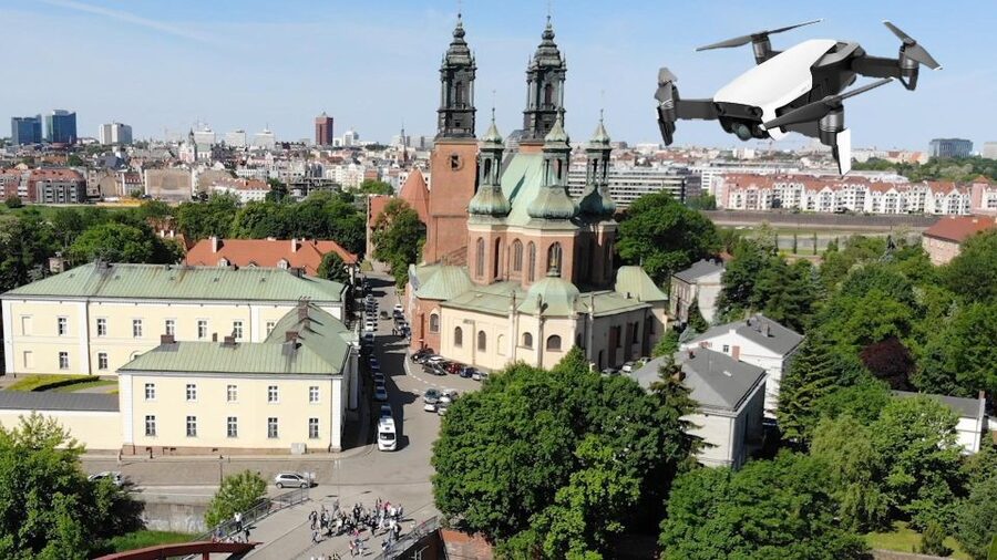 Private Icons of Poznań - A short walk beside the old Warta riverbed