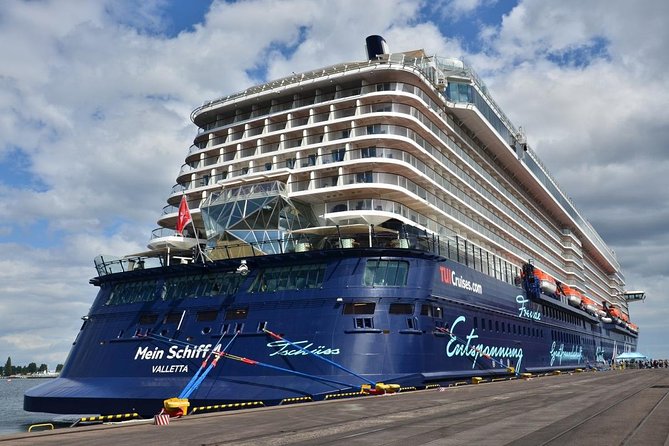 Private Roundtrip Transport from Gdynia Cruise Port to Stutthof - Finding the driver at Gdynia Cruise Port