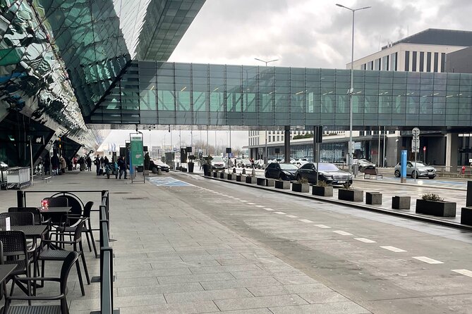 Private Transfer from/to Krakow Airport - Meeting your driver after landing in Krakow